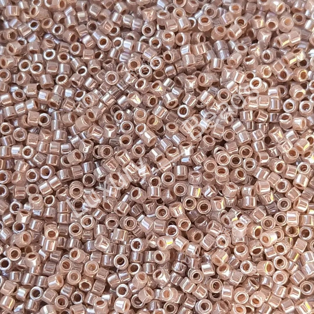Японский бисер Miyuki Delica 11/0 DB-0256